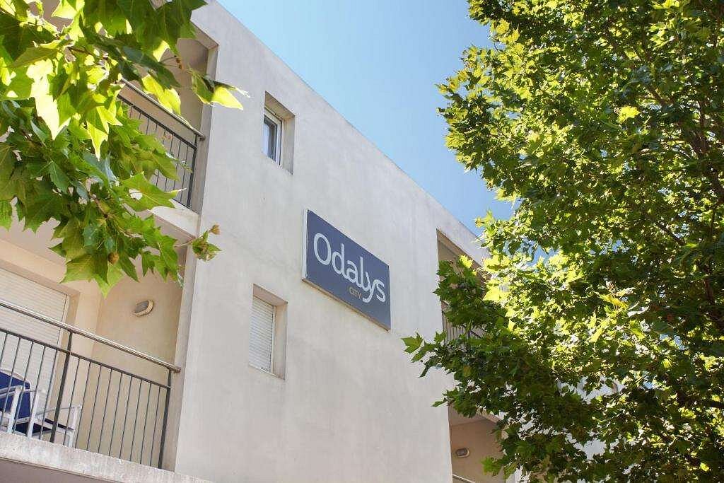 Appart&#39;hotel Odalys City Le Clos de la Chartreuse, hotel in Aix-en-Provence