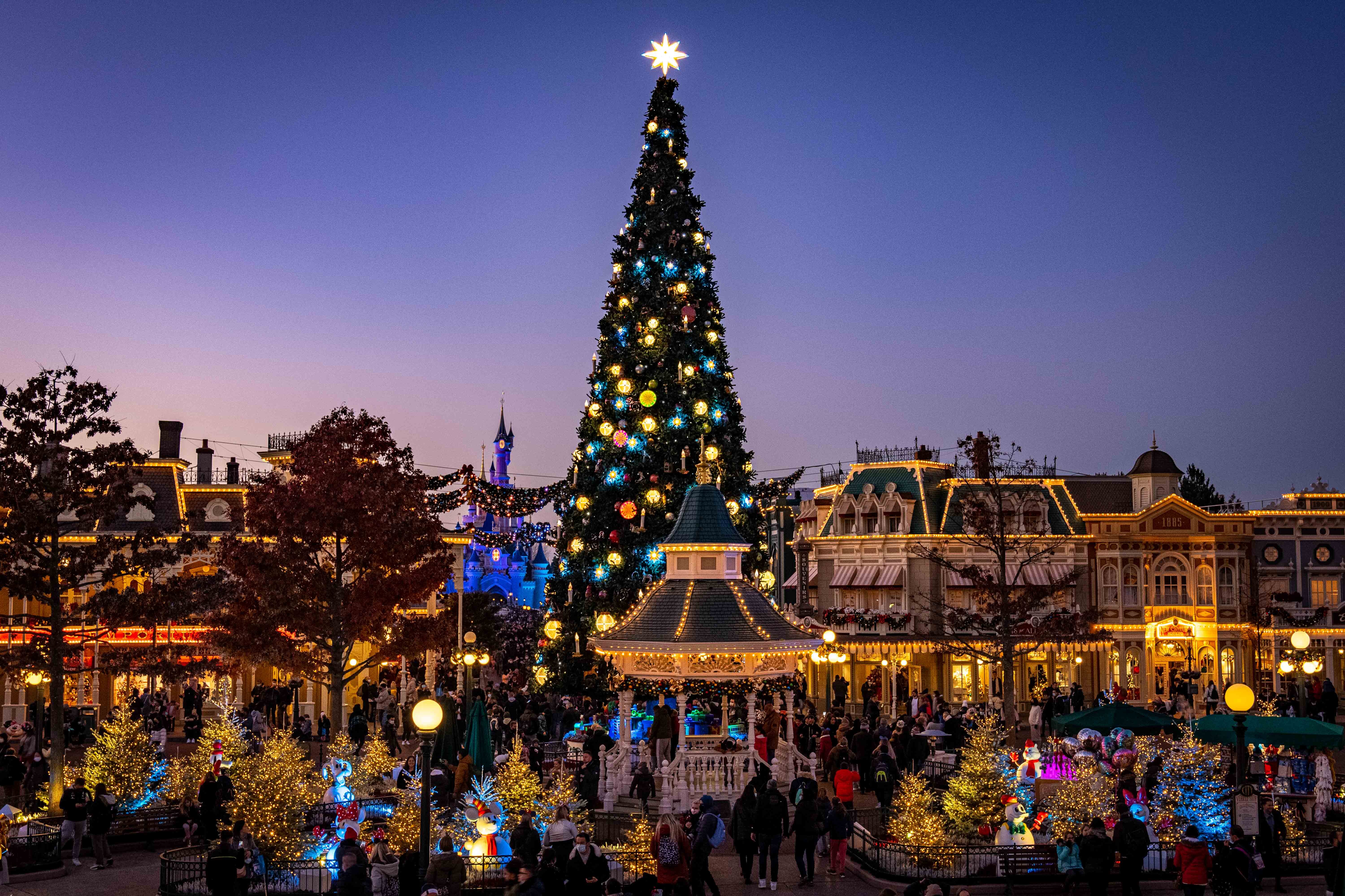 Disneyland Paris at Christmas Tips and things to know before you