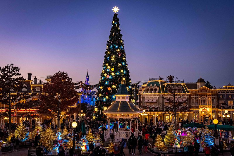 Disneyland Paris Christmas tree