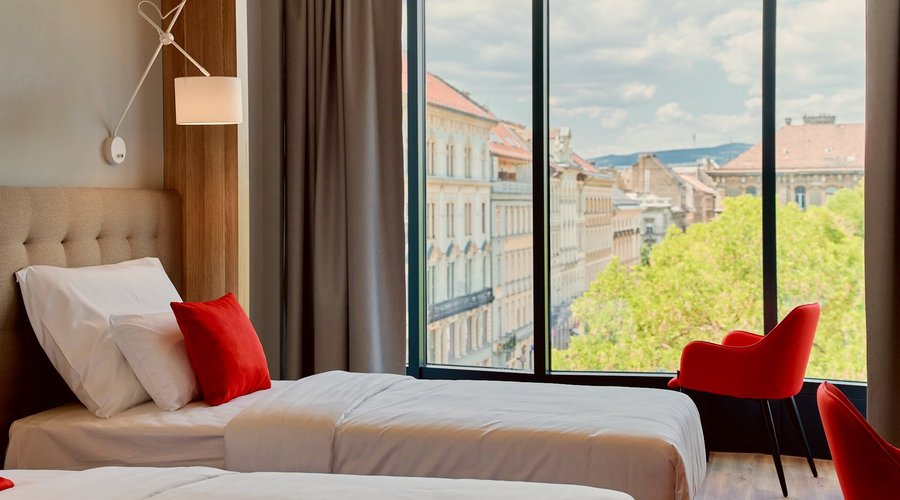 View for a Superior twin room to Hunyadi Square