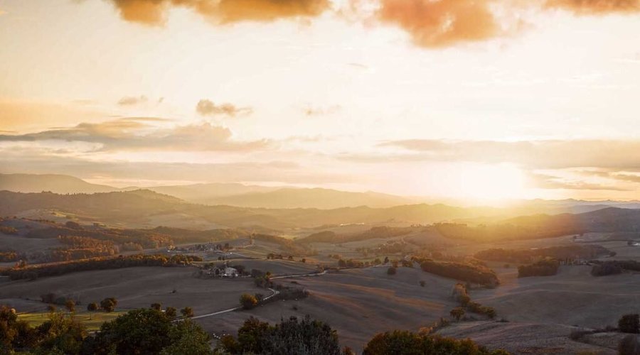 Vista Mozzafiato sulle magiche colline Toscane, dal nostro parcheggio.