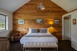 Room & Suite