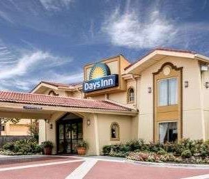 Welcome to the Days Inn Houston
