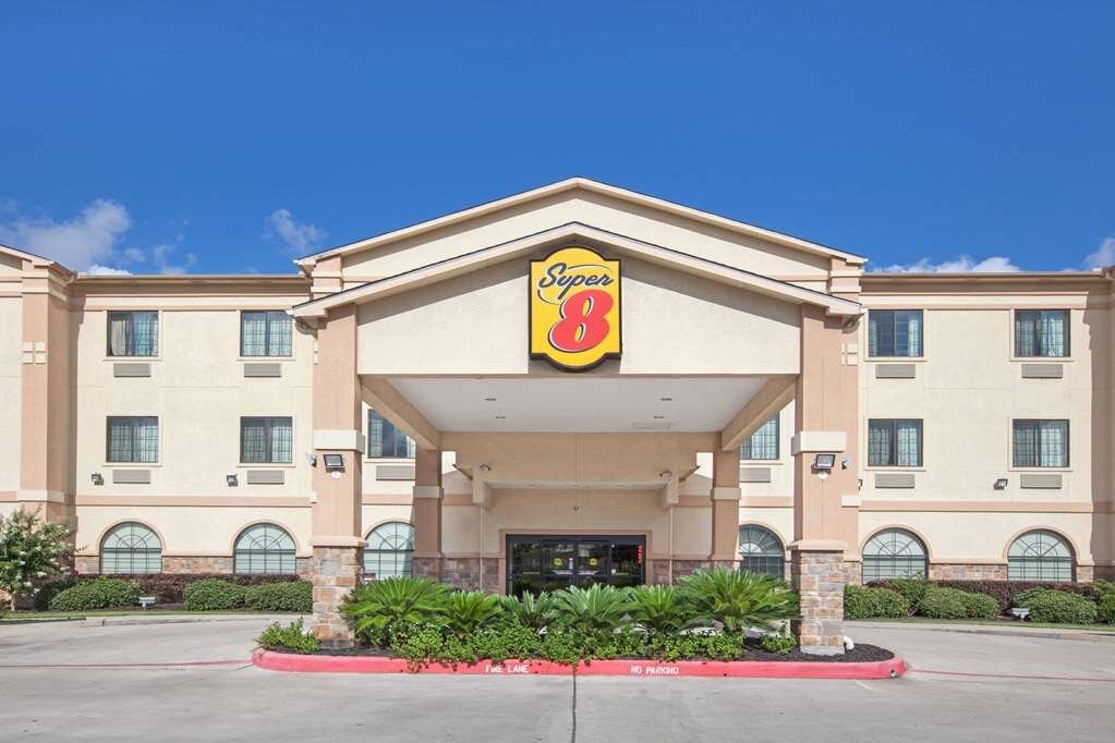 Super 8 by Wyndham Iah West/Greenspoint UPDATED 2024 Prices, Reviews