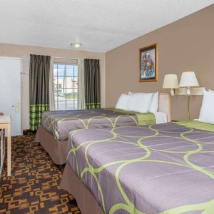 2 Queen Bed Room