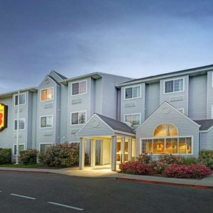 Welcome to the Super 8 Sacramento Airport