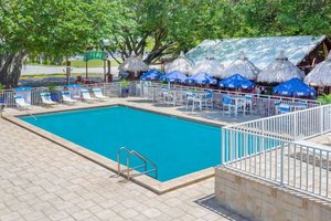 Piscina e praia