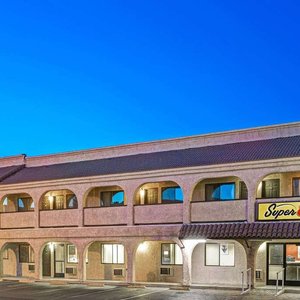 Welcome to the Super 8 Las Vegas Nellis AFB Area