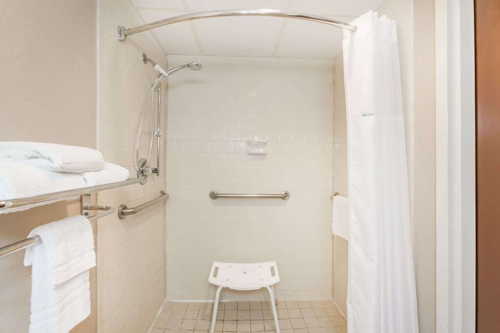 Hotel photo 31 of Super 8 by Wyndham Buffalo.