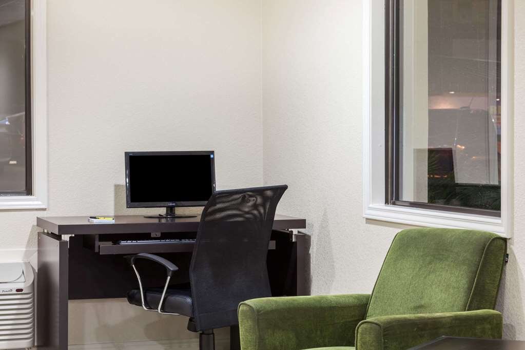 Hotel photo 23 of Super 8 by Wyndham Buffalo.