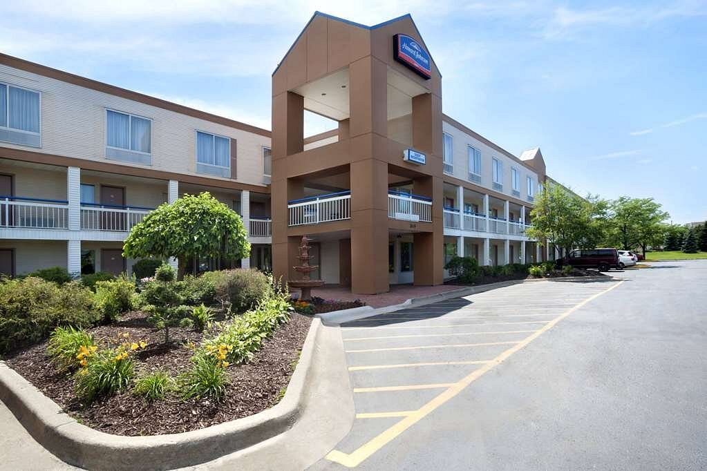 Howard Johnson By Wyndham Romulus Detroit Metro Airport 56 ̶7̶6̶ Updated 2023 Prices