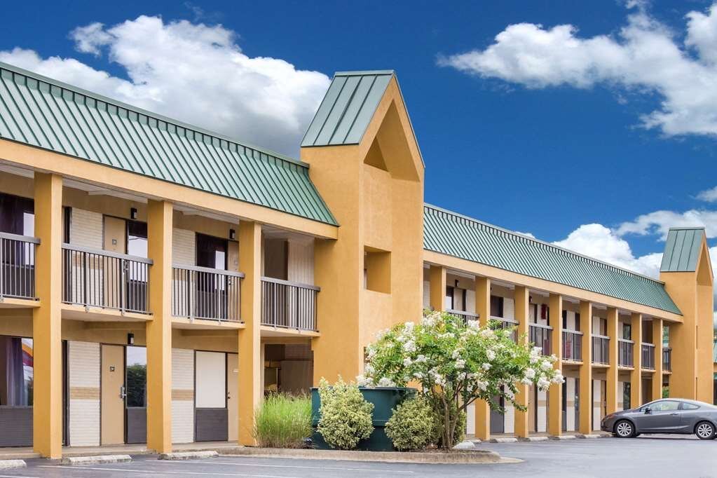 hotels in roanoke rapids nc near i-95