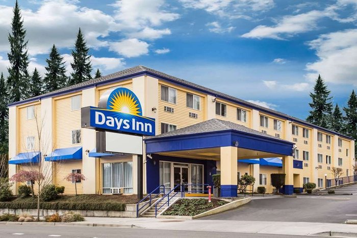 DAYS INN BY WYNDHAM SEATTLE AURORA - Updated 2024 Prices & Hotel ...