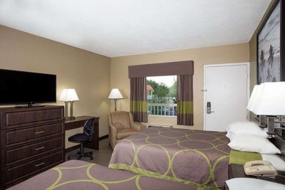 Hotel photo 15 of Super 8 by Wyndham Sarasota Near Siesta Key.