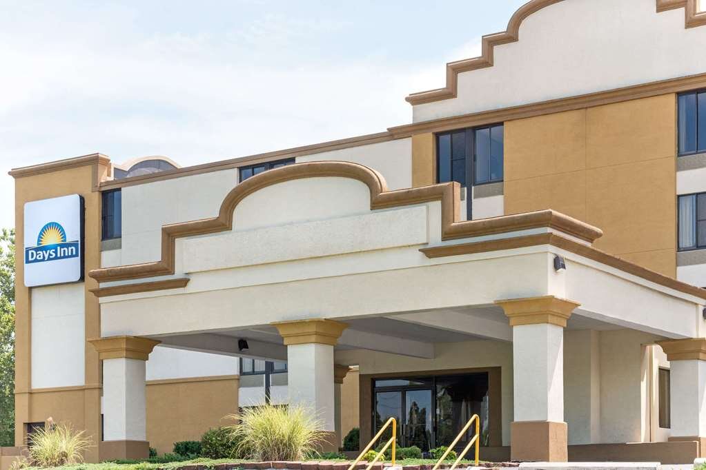 DAYS INN BY WYNDHAM HAGERSTOWN $69 ($̶8̶9̶) - Prices & Hotel Reviews - MD