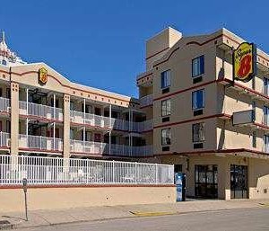 Welcome to Super 8 Atlantic City