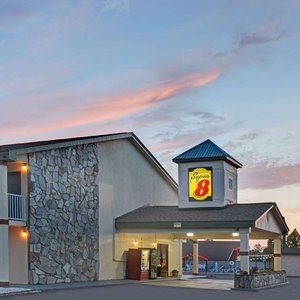 Welcome to The Super 8 Shelby