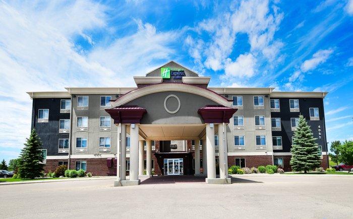 HOLIDAY INN EXPRESS & SUITES GRAND FORKS, AN IHG HOTEL $104 ($̶1̶1̶5̶ ...