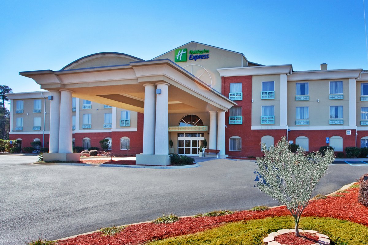 HOLIDAY INN EXPRESS & SUITES THOMASVILLE, AN IHG HOTEL $119 ($̶1̶3̶7̶ ...