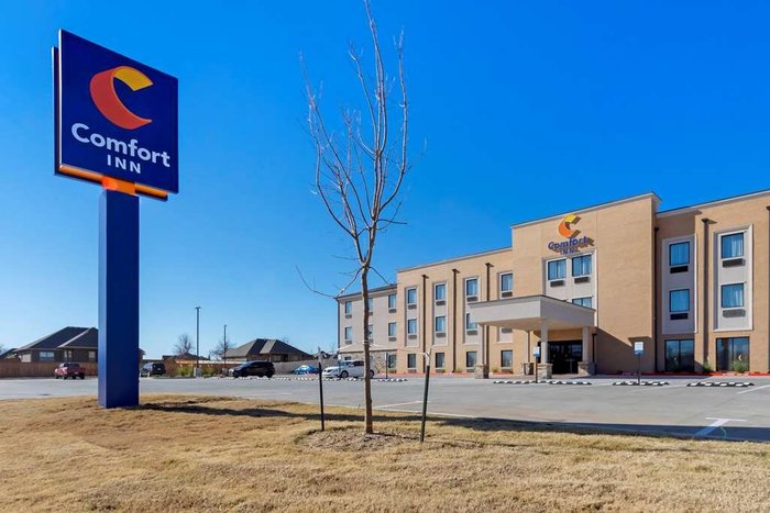 COMFORT INN & SUITES $135 ($̶1̶5̶7̶) - Harrah Hotel Prices & Reviews