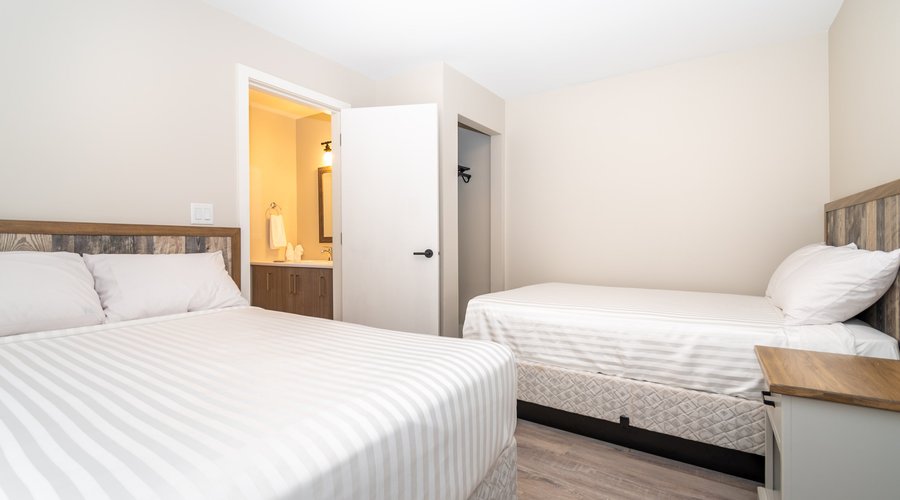 Cabin #4 - 2x double beds