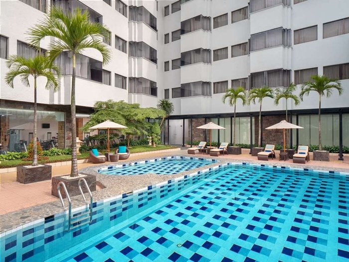 Radisson Medan Pool Pictures & Reviews - Tripadvisor