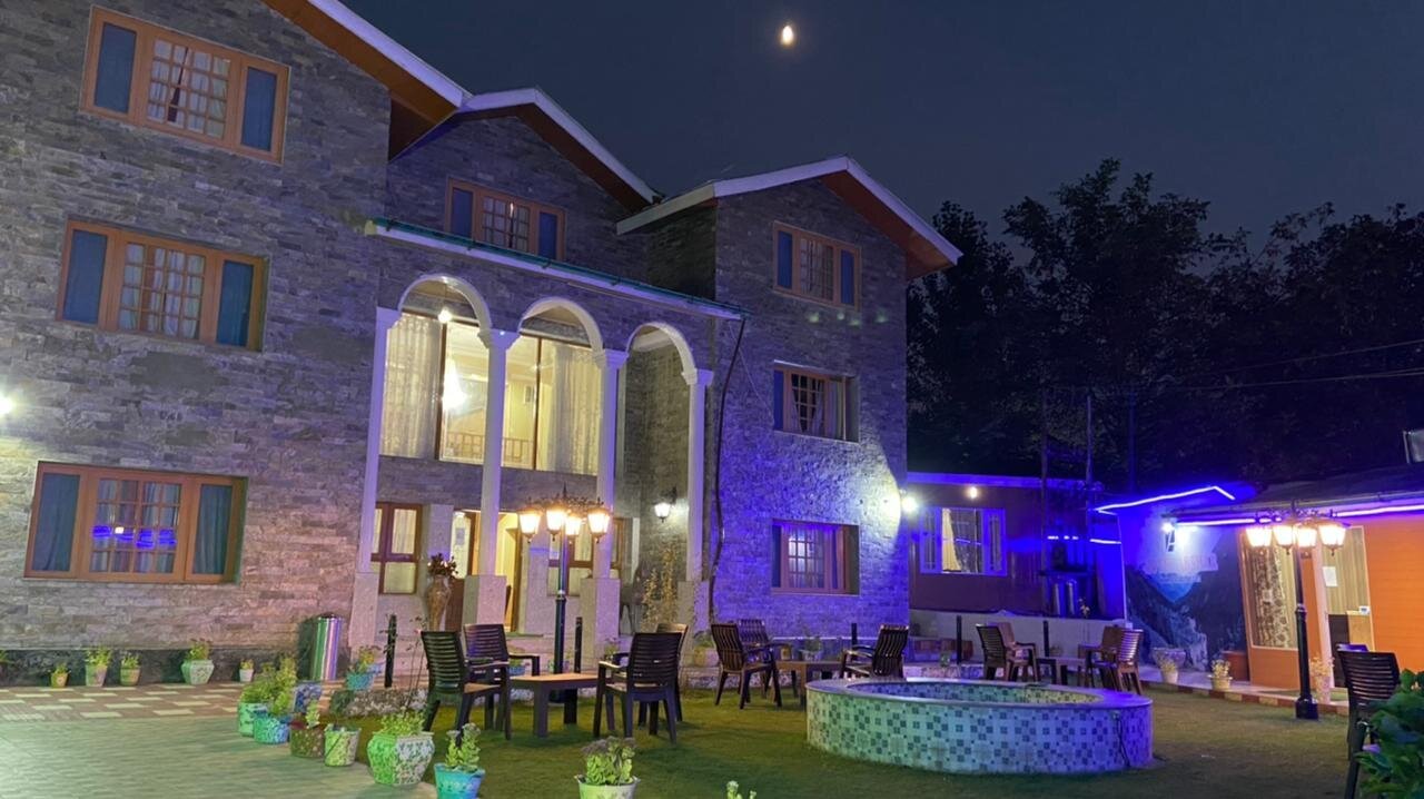 HOTEL ABSHAR - Prices & Reviews (Pahalgam, Kashmir)