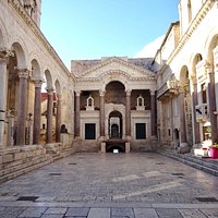 The Peristyle of Diocletian's Palace (Split) - All You Need to Know ...