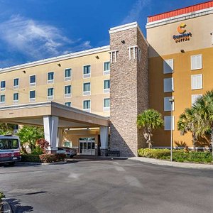 Comfort Suites At Fairgrounds-Casino in Tampa, image may contain: Hotel, Office Building, City, Inn