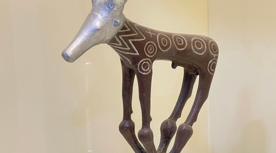 《 指鹿為馬 》《 This is a Horse 🐎  》is a famous Joke in Hong Kong. 