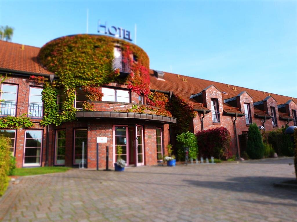 HOTEL ARTE SCHWERIN $114 ($̶1̶3̶4̶) - Prices & Reviews - Germany