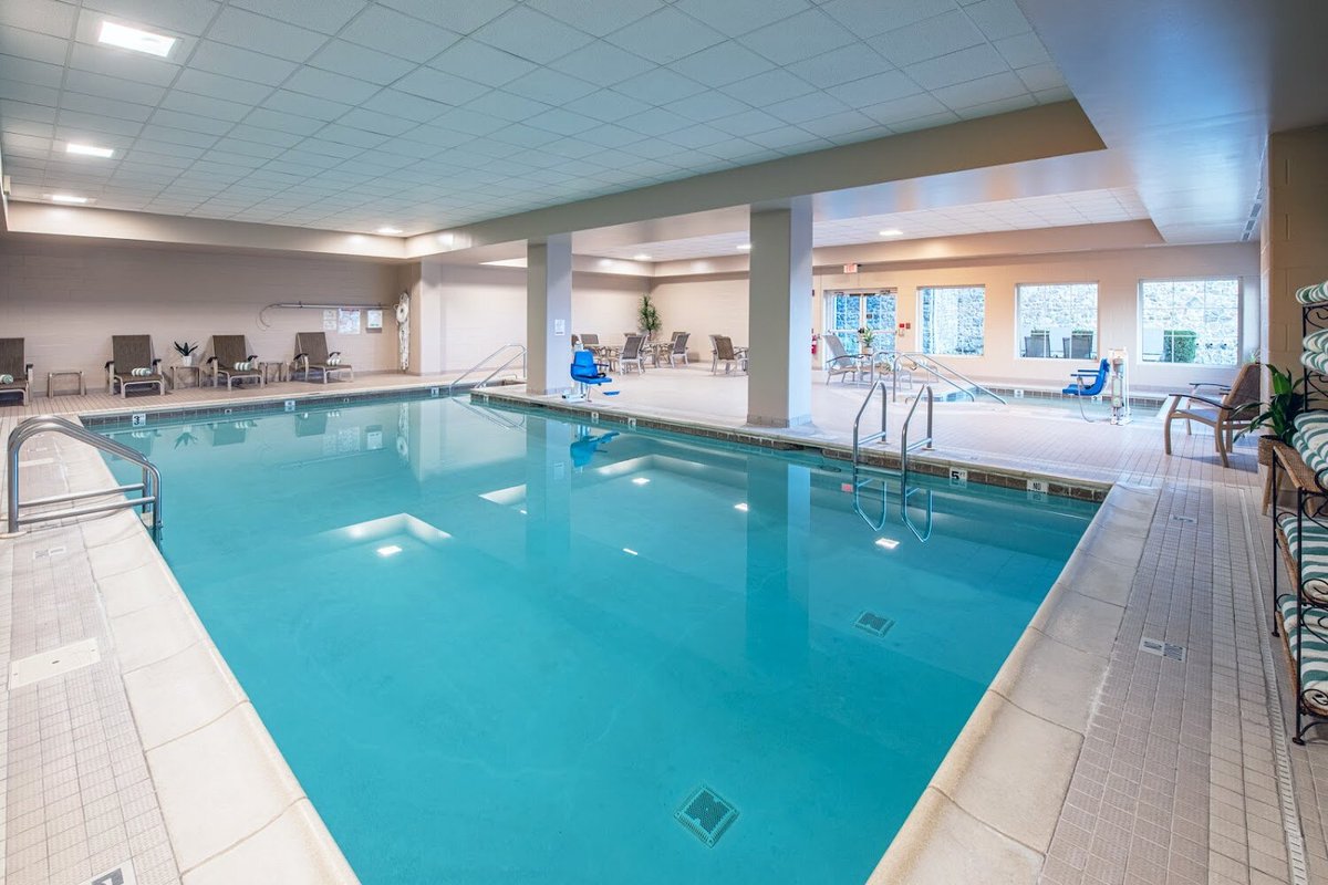 AmishView Inn & Suites Pool Pictures & Reviews - Tripadvisor