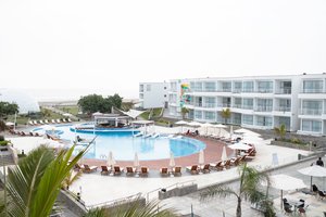 Piscina y playa