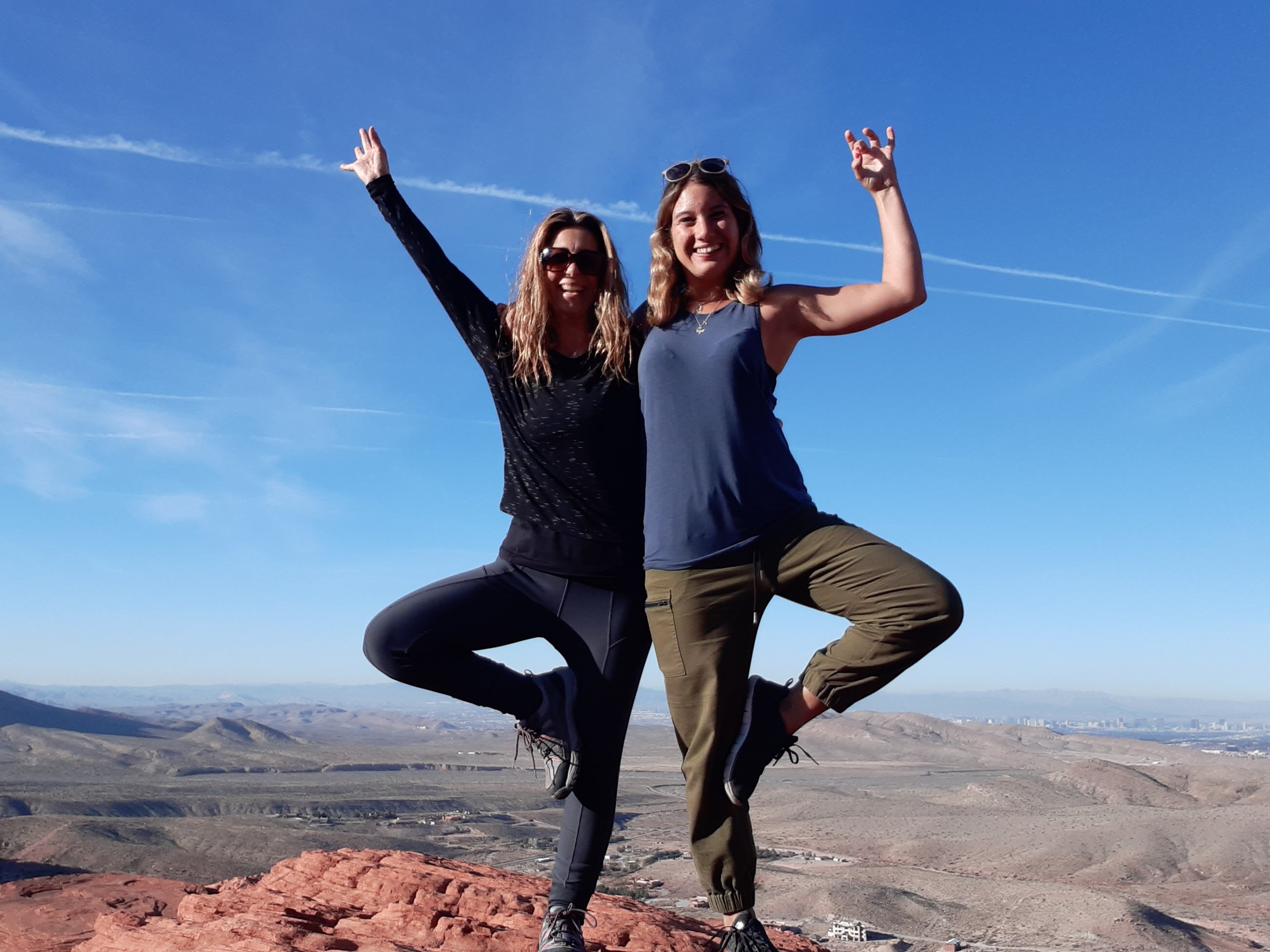 Red Rock Canyon Hiking And Yoga Las Vegas 2022 Alles Wat U Moet   Yoga At Red Rock Canyon 