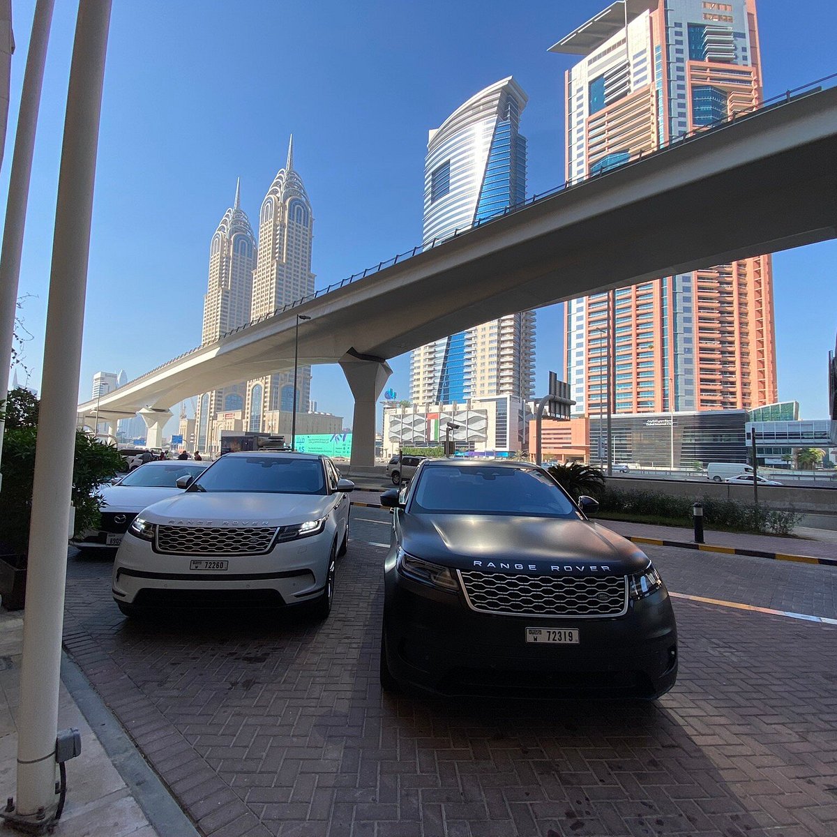 Rent dubai. Дубай кар Рентал. Дубай VIP. Мерседес чорний на дубай2023. VIP Carsharing Dubai.