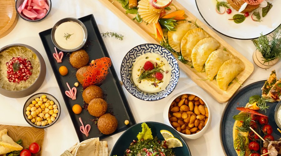 Les mezzés les plus colorés et les plus frais de Paris sont chez Assanabel ! 