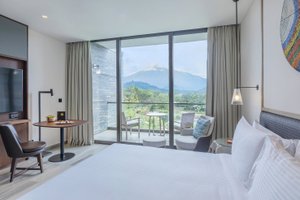 Room & Suite