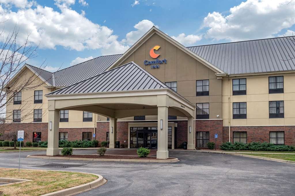 COMFORT INN - Updated 2024 Prices & Hotel Reviews (Louisville, KY)