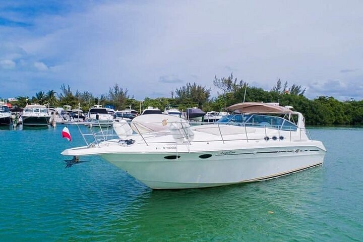 yacht ride cancun mexico