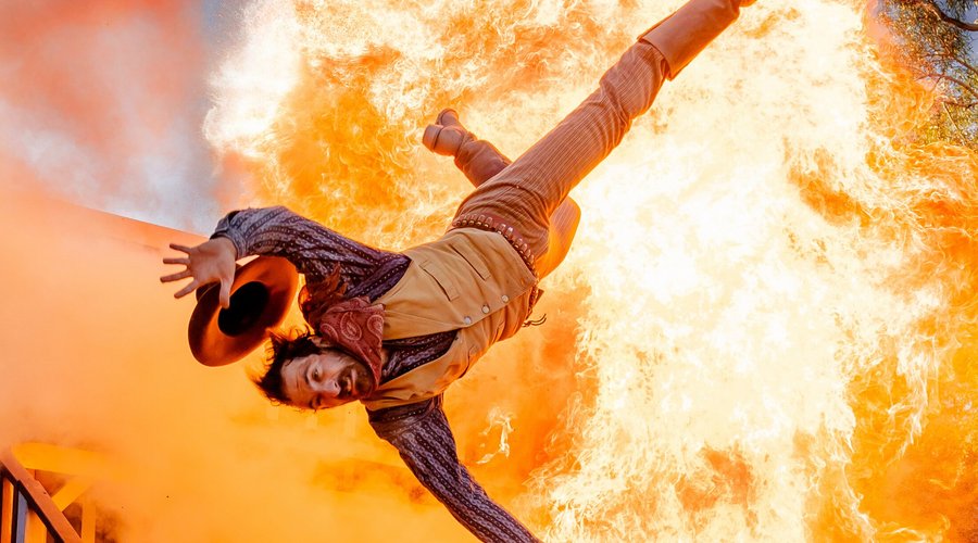 Gunfights, Fist-Fights and Fiery Explosions! Pistoleros Wild West Show