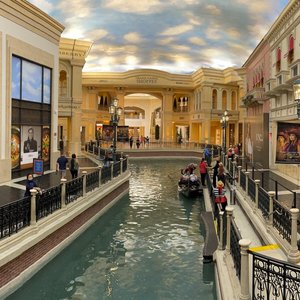 What Cool Things to Do in Vegas