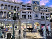 Grand Canal Shoppes at the Venetian in Las Vegas - Indulge in a Luxurious  Shopping Experience in Las Vegas – Go Guides