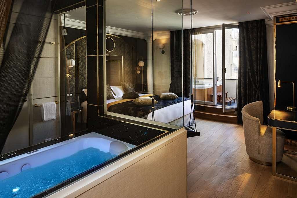 La Réserve Paris  5 Star Luxury Hotel & Spa in Paris