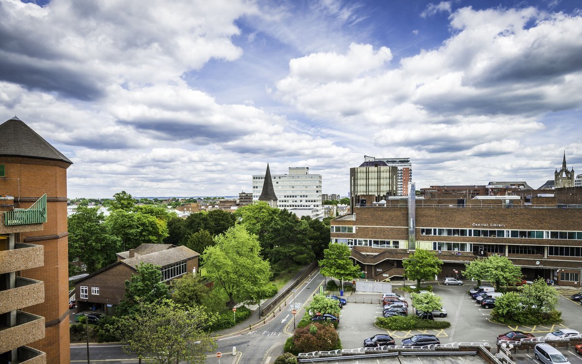 HOLIDAY INN LONDON - SUTTON, AN IHG HOTEL $98 ($̶1̶3̶1̶) - Updated 2022