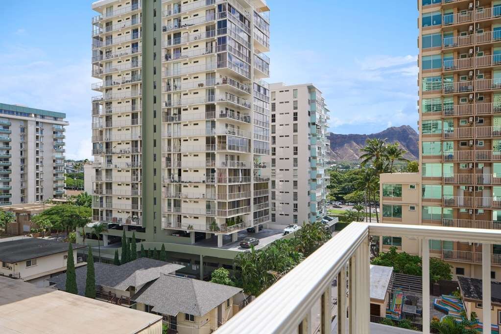 EWA HOTEL WAIKIKI $85 ($̶2̶2̶2̶) - Updated 2023 Prices & Reviews - Oahu ...