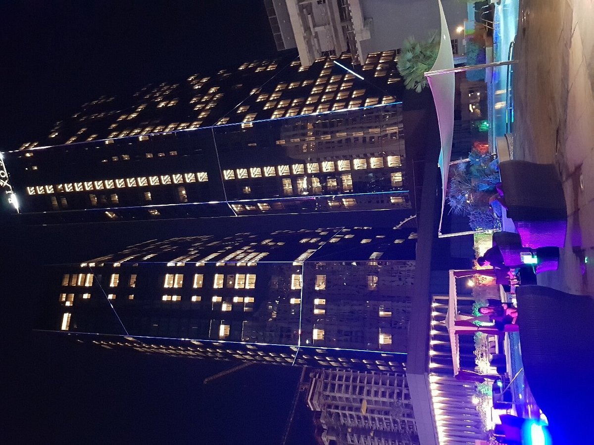 Mövenpick Hotel Jumeirah Beach, hotel em Dubai