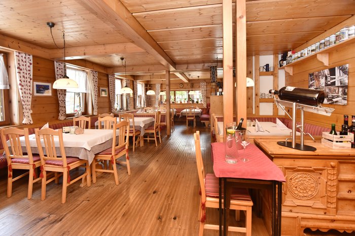 ALPHORN GASTHOF - Prices & Hotel Reviews (Lech, Austria)