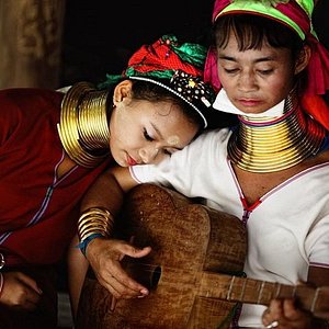 Long Neck Village in Thailand : r/Damnthatsinteresting