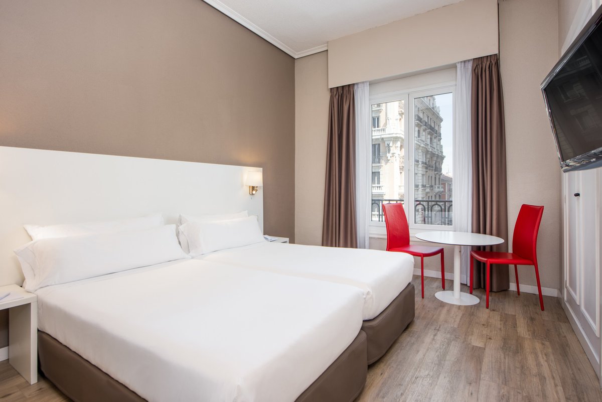 hotel madrid gran via 25 affiliated by melia