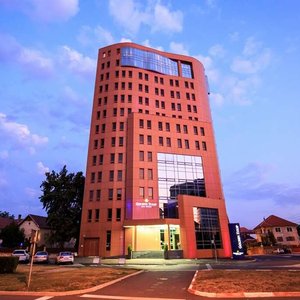 Golden Tulip Ana Tower Sibiu in Sibiu, image may contain: City, Hotel, Office Building, Urban